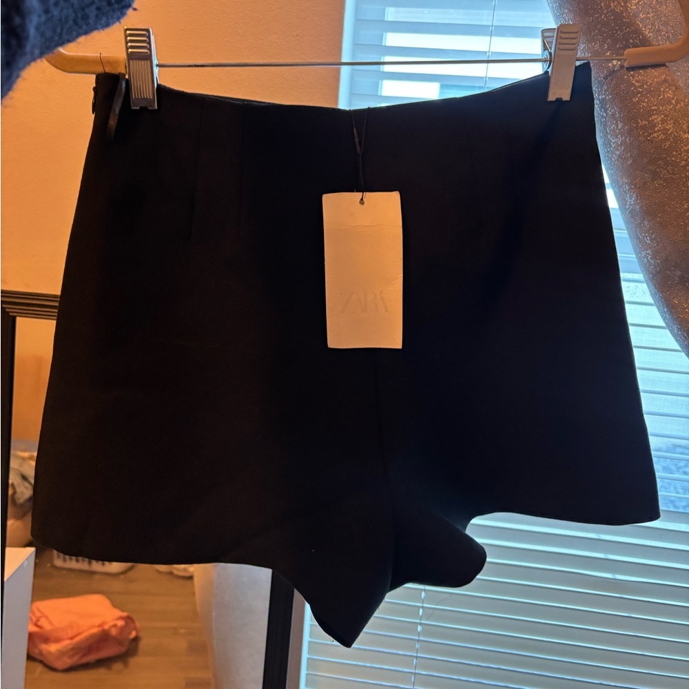 Zara Women's High Waist Black Shorts